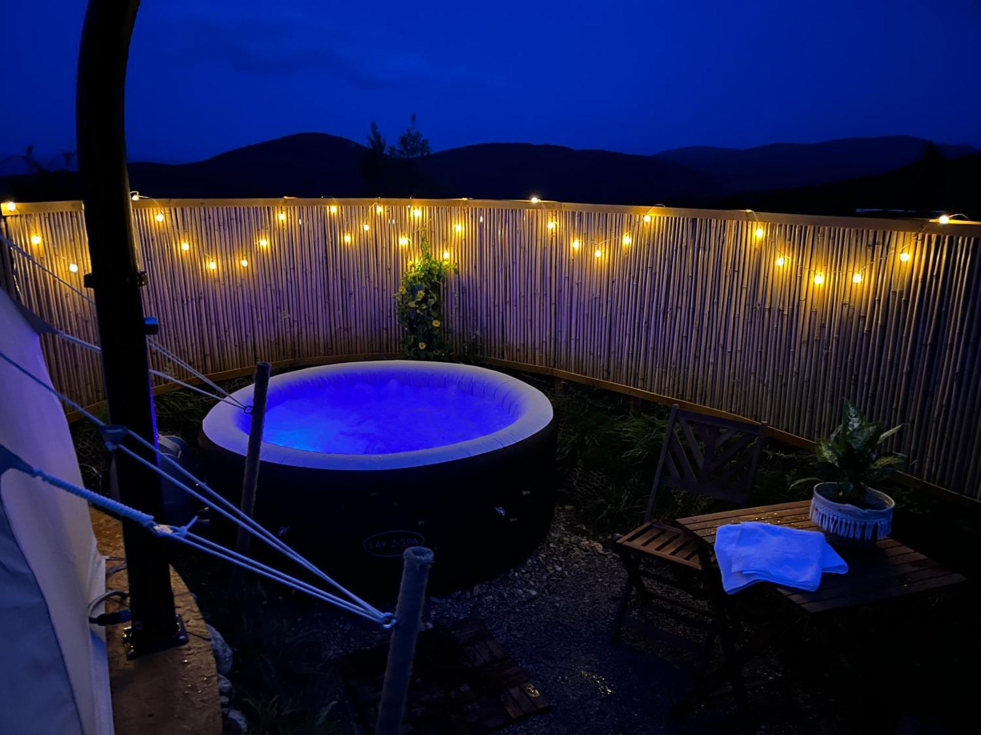 Glamping Hohe Wand - Zelt Mit Sternenfenster Und Whirlpool Hotel Maiersdorf Exterior foto